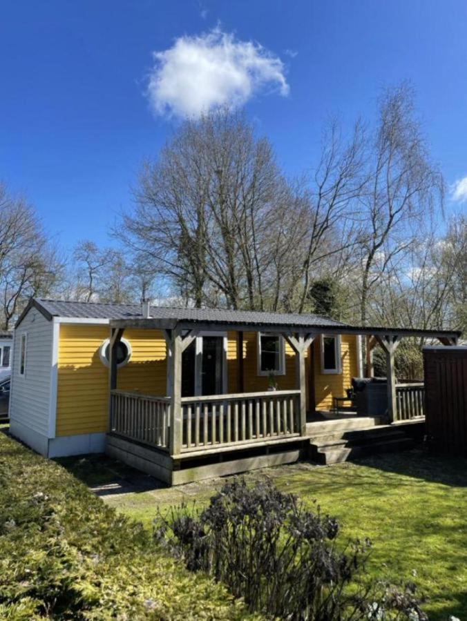 Ruime 5-Persoons Chalet Aan Het Bergumermeer Suameer Екстериор снимка